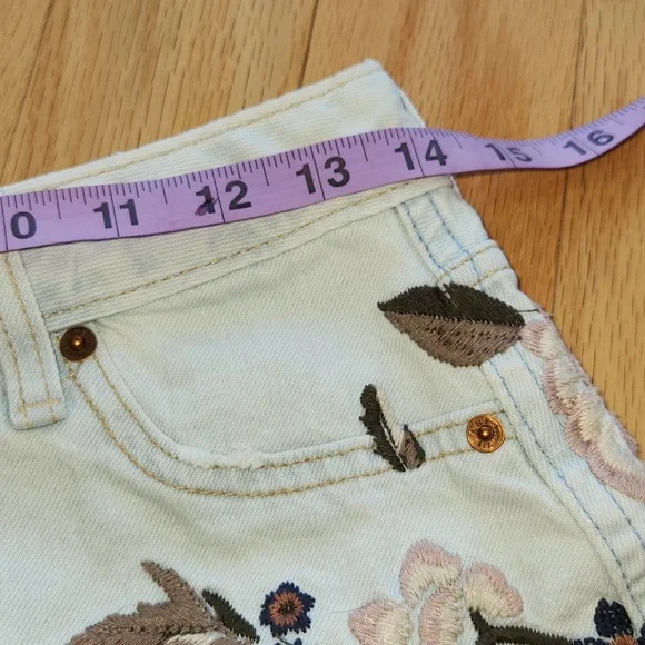Abercrombie & Fitch Floral Embroidered Mini Skirt - Picture 9 of 10